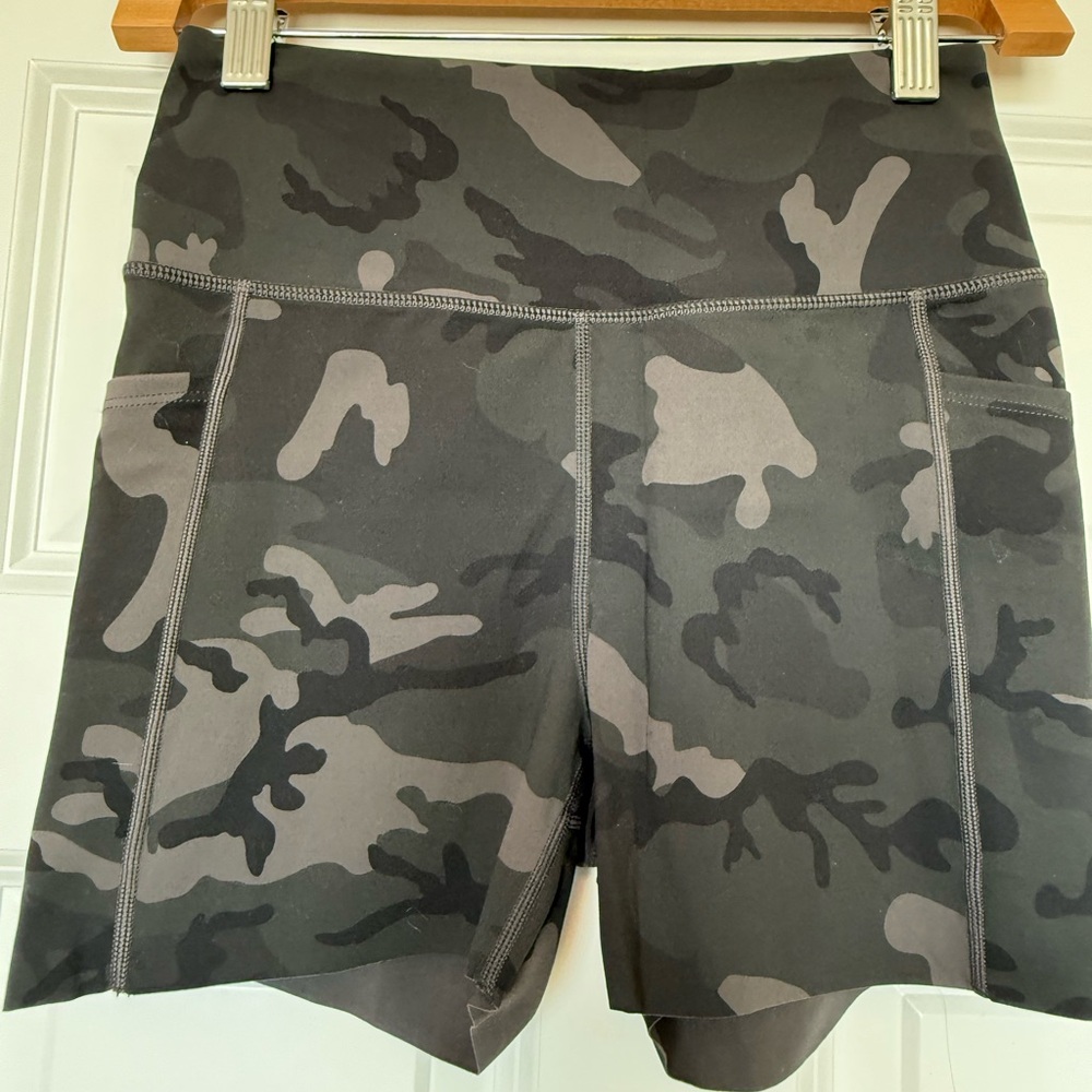 Zyia Active forest camo luxe short - Women's